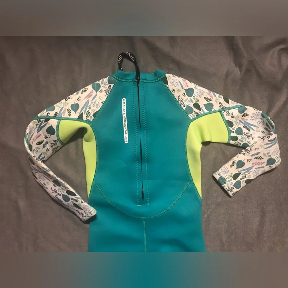NWOT Kids Wetsuit